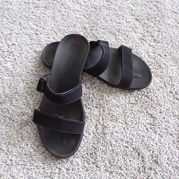 Olukai black flip flop beach sandals 8 - Picture 2 of 10